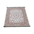 Hedvábný koberec strojově tkaný SILKEN 70x110 akrylový turecký koberec