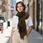 Elegantní dámský šátek 215x105 tmavě zelený s autentickým vzorem