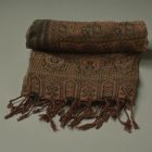 Elegantní dámský šátek 215x105 tmavě zelený s autentickým vzorem