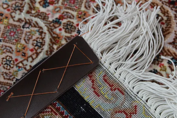 vzory na zadní straně originálních perských koberců a jejich uzly