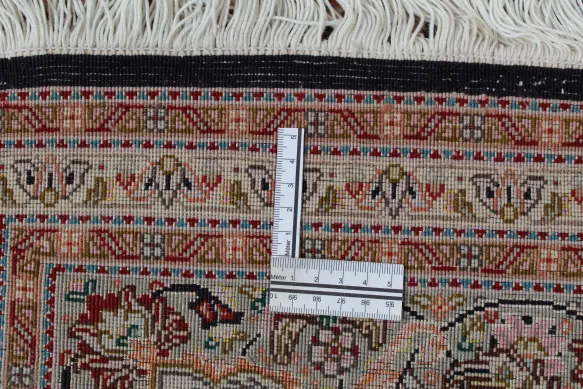 Perské koberce – okraje, rohy, třásně