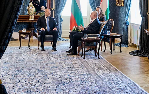 Pokládka koberců v kanceláři prezidenta Maďarské republiky
